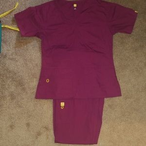 Scrub set